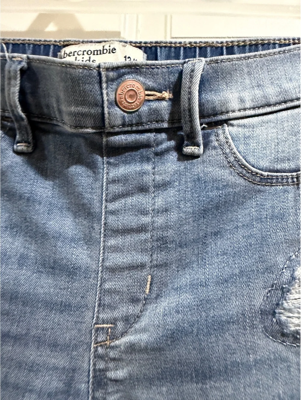 Abercrombie Kids Light Wash Distressed High-Rise Ankle Jean Leggings Size 13/14